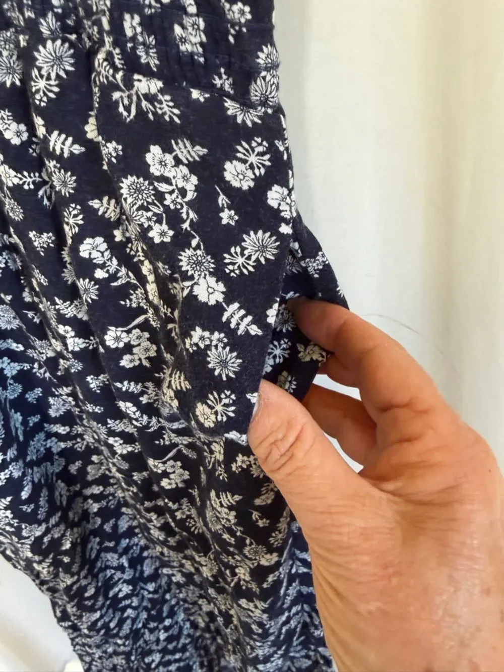 Aqua Girls Blue White Floral Print Smocked Sleeveless Jumpsuit Size L